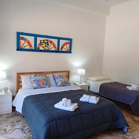 Litoranea Home Santa Flavia Bagian luar foto