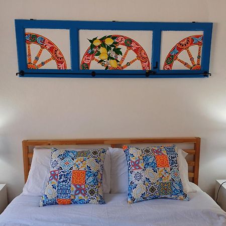 Litoranea Home Santa Flavia Bagian luar foto