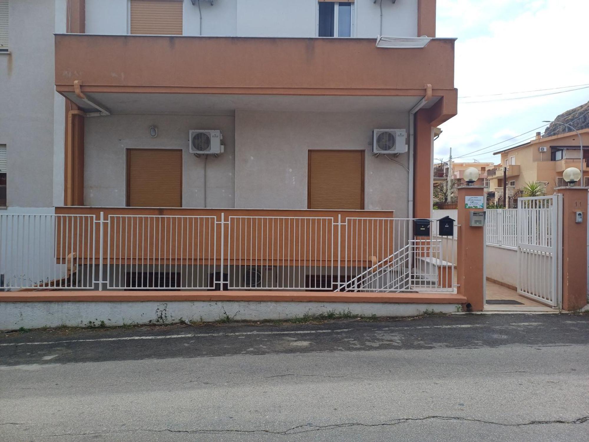 Litoranea Home Santa Flavia Bagian luar foto